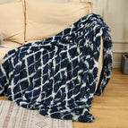 152x203cm / Navy blue grid