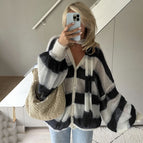 Average Size / Black And White