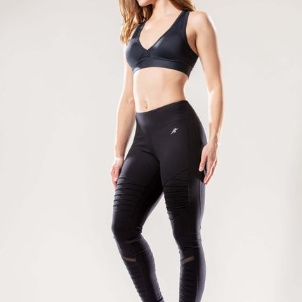 Athletique Low-Waisted Ribbed Leggings with Hidden Pocket and Mesh Pan