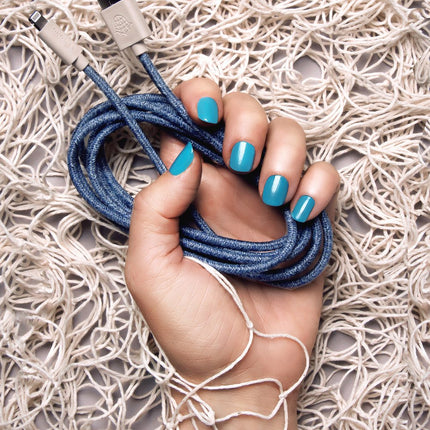 Bleu iPhone Lightning cable · 2 meter · Made of recycled fishing nets