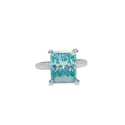 LuxeJewels™ – ParaGreen Royal – 5K Moissanite Signature Ring