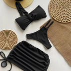M / Black