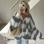 Average Size / Gray And White