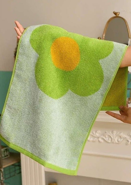 Cute Whimsical Sunflower Bath Towel - Ultra Soft & Absorbent Staple