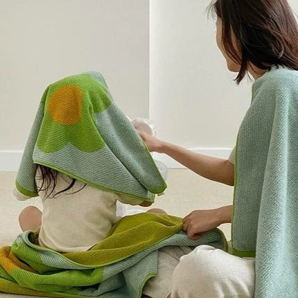 Cute Whimsical Sunflower Bath Towel - Ultra Soft & Absorbent Staple