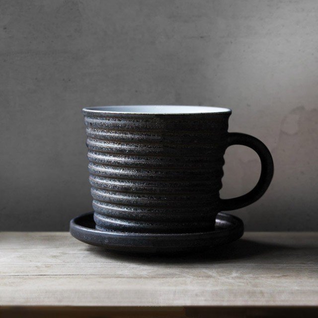 Retro Screw Thread Black and Gold Coffee Mug