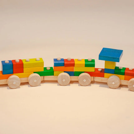QToys Australia (USA) Stack & Pull Train