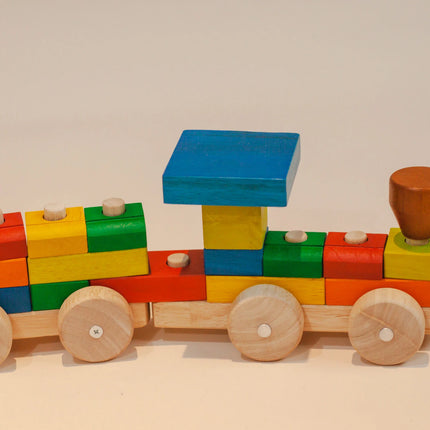 QToys Australia (USA) Stack & Pull Train