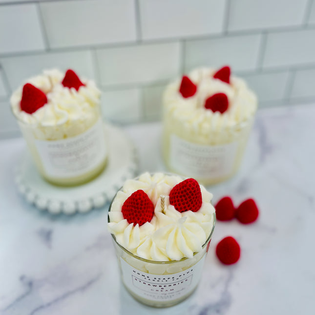 Soy Wax Candle/Strawberries & Cream 11oz or 18oz