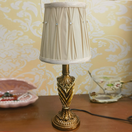 HeritageGlow™ Vintage Resin Table Lamp