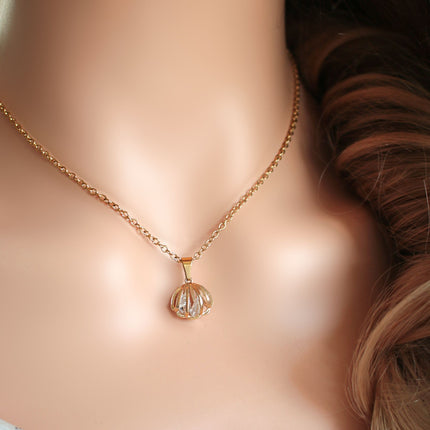 "Ocean Treasure" 24 Karats Seashell Necklace