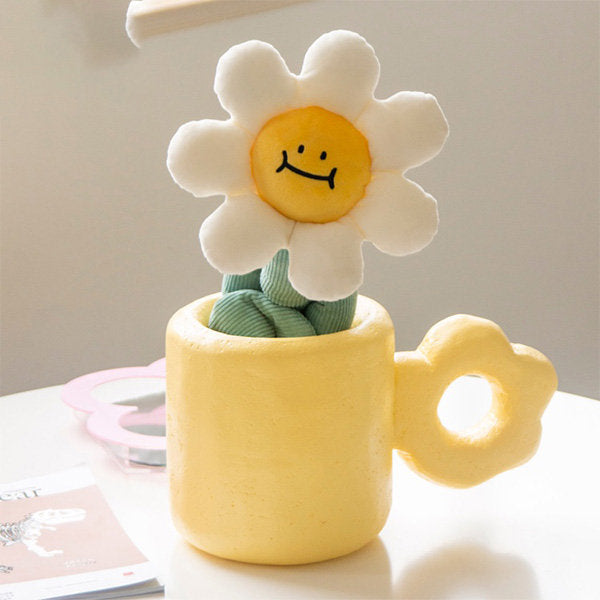 Plush Daisy Curtain Tieback