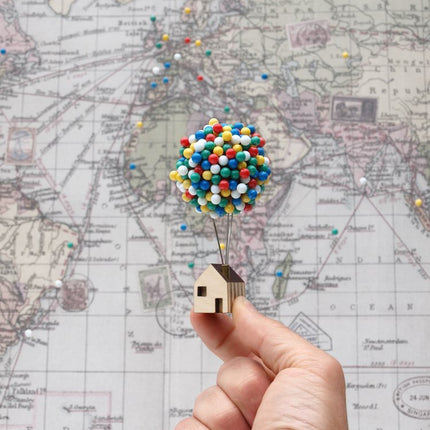 Balloon Pin House