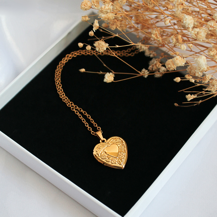 18 Karats Heart Locket Necklace