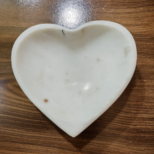 Heart-Shaped White Ceramic Dish – Decorative & Serving Bowl