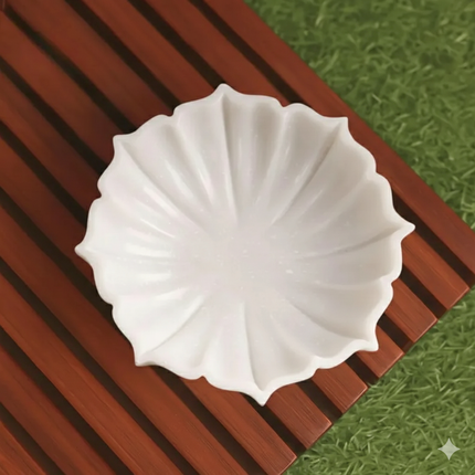 White Ceramic Leaf Dish – Decorative & Serving Bowl