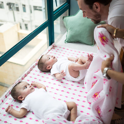 ORGANIC SNUG BLANKET - LOTUS