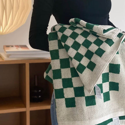 Premium Checkered Bath Towel - Long-Staple Cotton for Ultimate