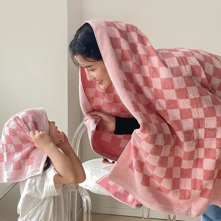 Premium Checkered Bath Towel - Long-Staple Cotton for Ultimate