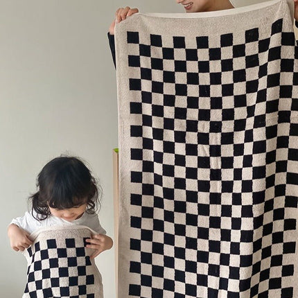 Premium Checkered Bath Towel - Long-Staple Cotton for Ultimate