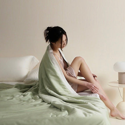 Silky Bamboo Fiber Cooling Blanket Duvet for Hot Sleepers & Night