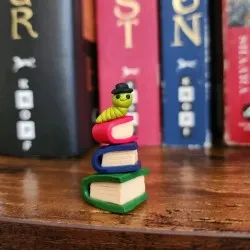 Resin Bookworm Ornaments Home Desktop Decorations Resin Bookworm Ornaments Home Desktop Decorations