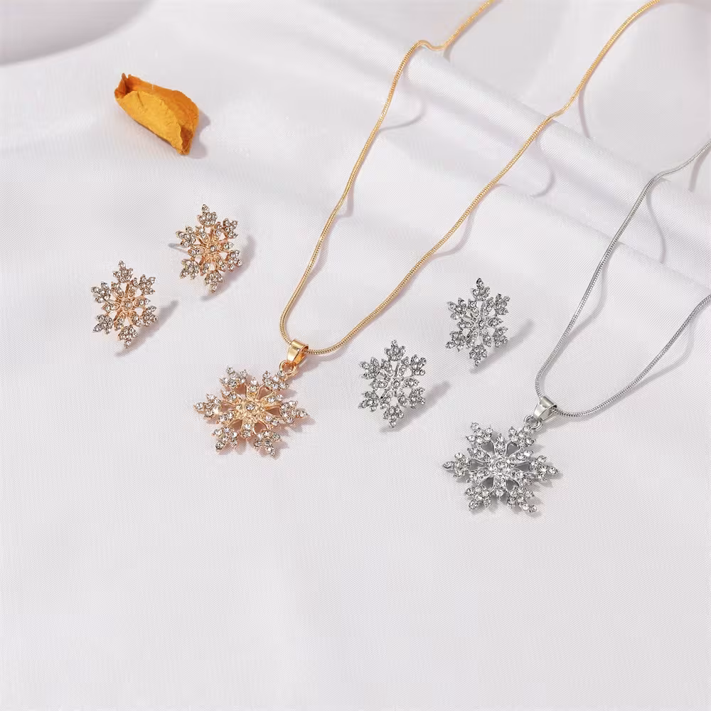 3pcs Snowflake Necklace Set With Rhinestones Earrings And Clavicle Chain Pendant Necklace Valentine's Day Gift