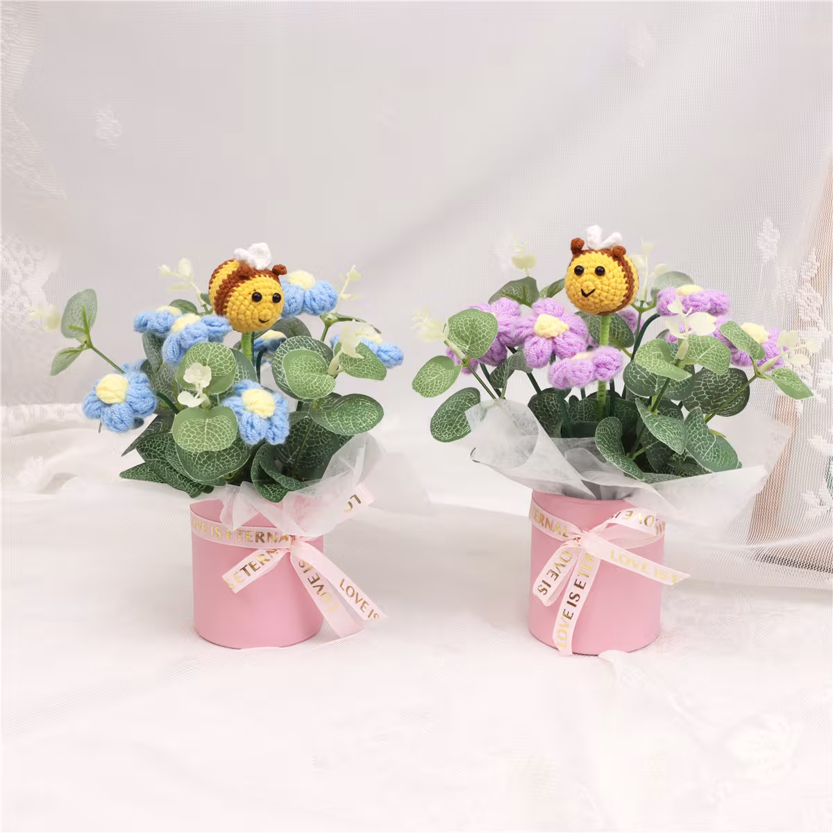 Handmade Crochet Flower Bouquet, Cute Little Bee Dolls Paired With Colorful Blossoms, Soft Yarn Everlasting Crochet Bouquet, Indoor Home Tabletop Decorative Ornament