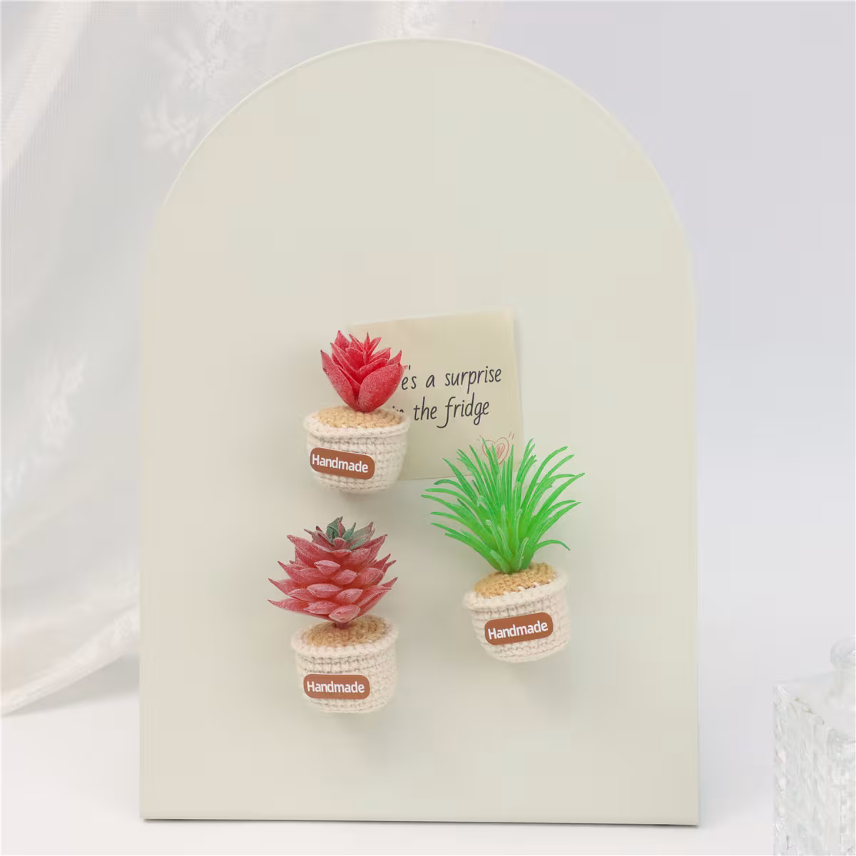 Handmade Crochet Potted Fridge Magnet Set With Red Tone Artificial Succulent Green Plants Soft Yarn Crochet Flower Pot Indoor Home Magnetic Decoration Ornament