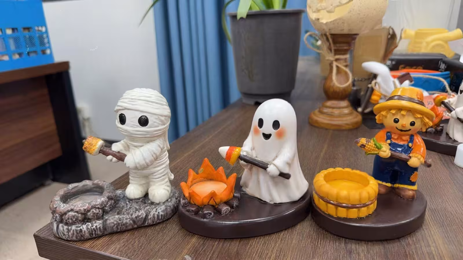 Halloween Campfire Tealight Holder Multi-Purpose Resin Candle Holder Figurine Reusable Craft Figurine Ornaments Gift For Friend